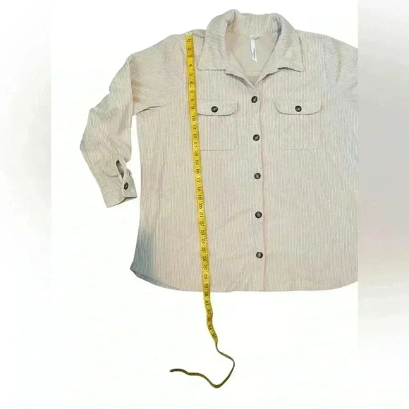 Size 1X  Corduroy oversized bottom up cream top - Picture 6 of 6